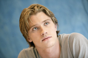 Garrett Hedlund photo #