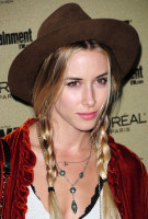 Gillian Zinser photo #