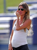 Gisele Bundchen photo #