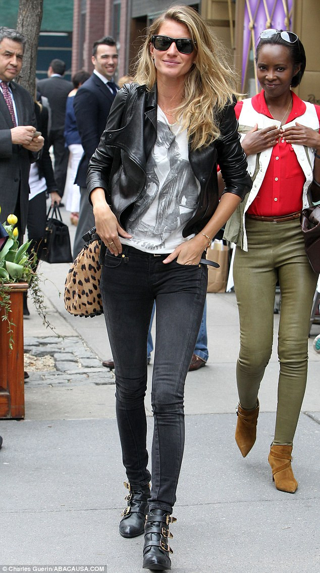 Gisele Bundchen: pic #690079