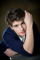 Gregg Sulkin pic #565821