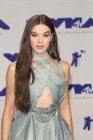 Hailee Steinfeld photo #