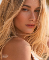 Hailey Baldwin photo #