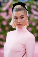 Hailey Baldwin photo #