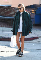Hailey Baldwin photo #