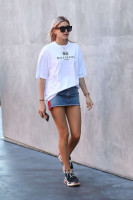 Hailey Baldwin photo #