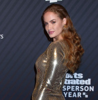 Haley Kalil photo #