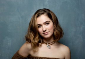 Haley Lu Richardson photo #