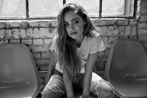 Haley Lu Richardson photo #