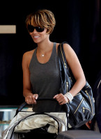 Halle Berry photo #