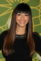 Hannah Simone photo #