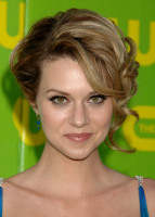 Hilarie Burton photo #