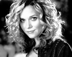 Hilarie Burton photo #