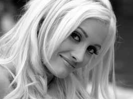 Holly Madison photo #