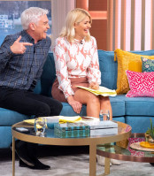 photo 19 in Holly Willoughby gallery [id1126291] 2019-04-29