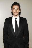 Hugh Dancy photo #