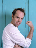 Hugo Weaving photo #