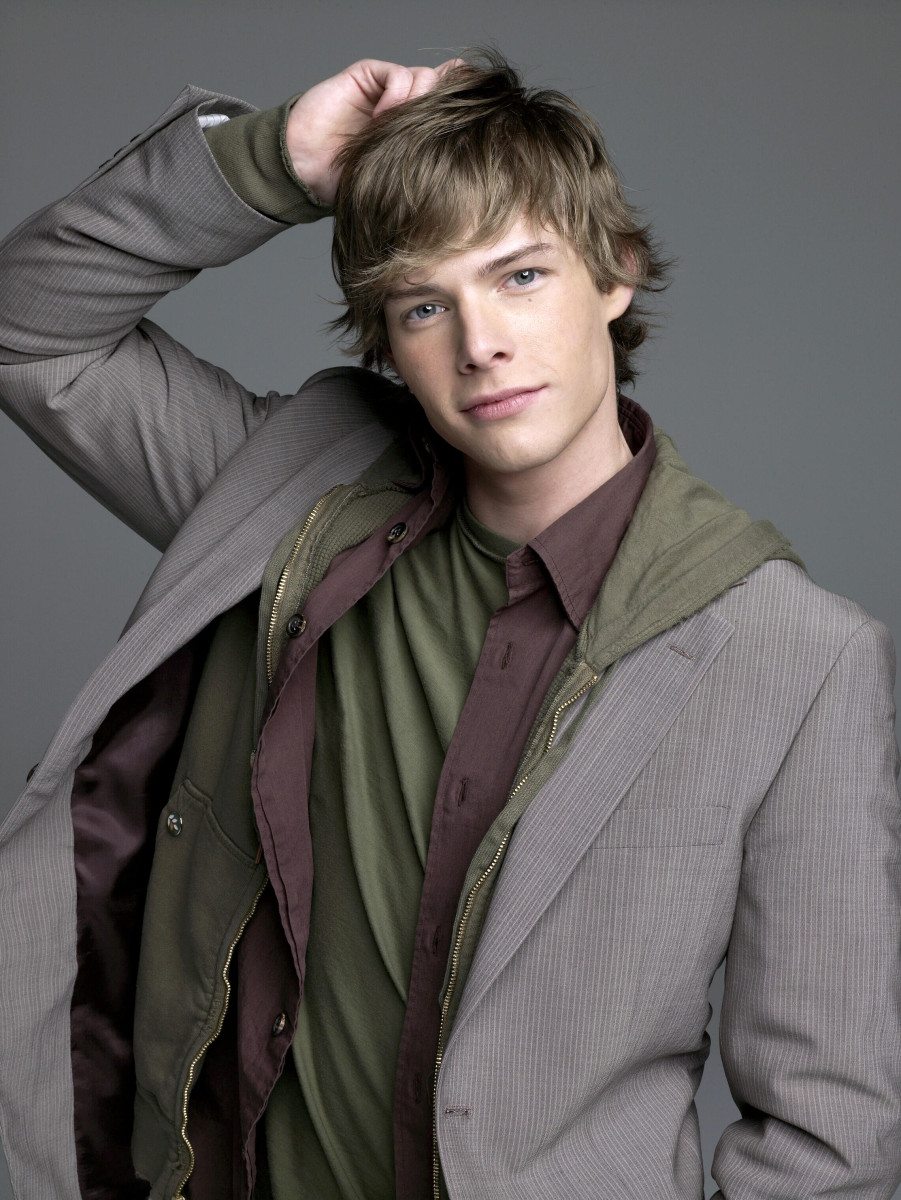 Hunter Parrish: pic #564363