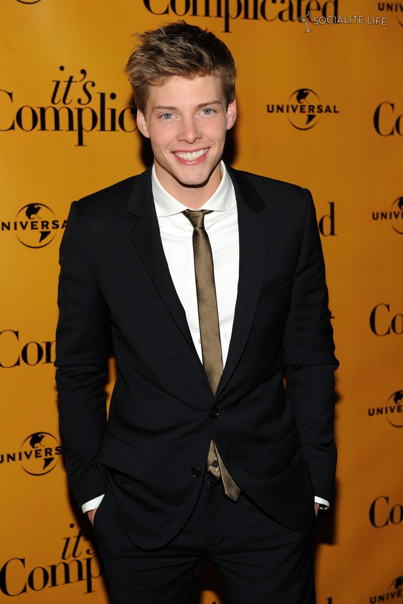 Hunter Parrish: pic #461545