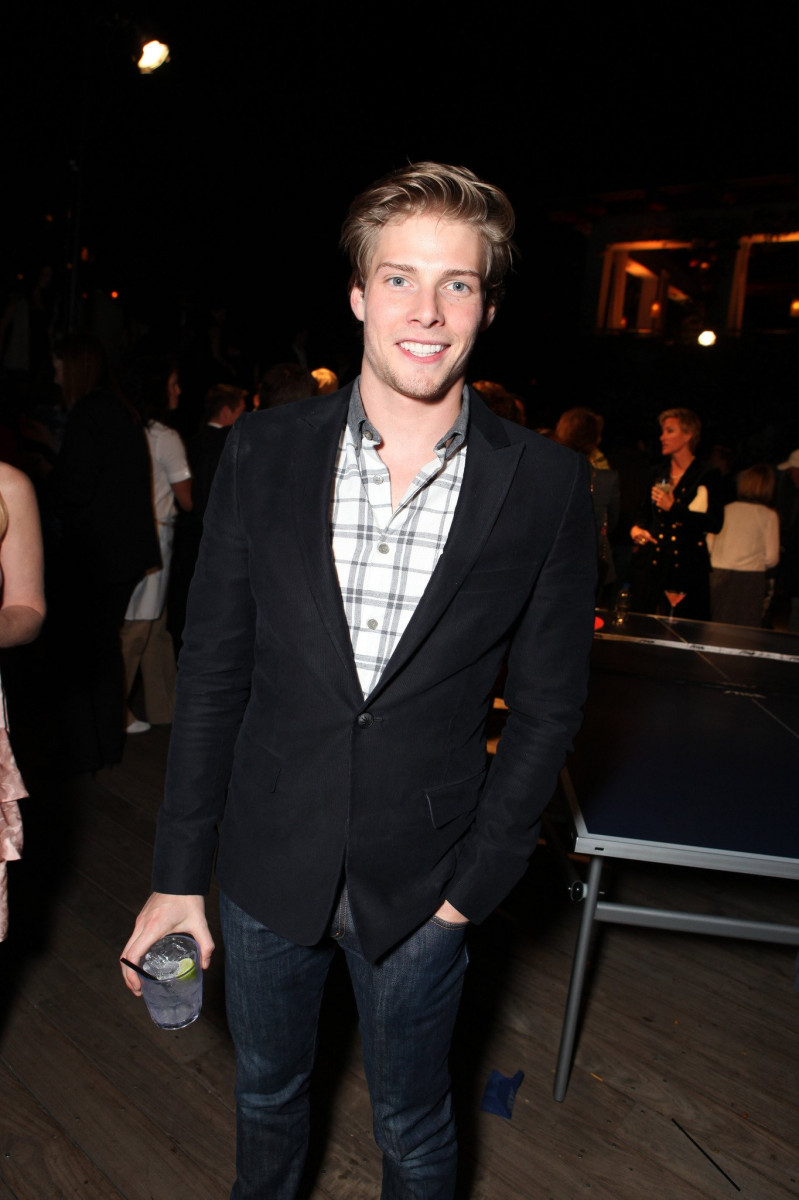 Hunter Parrish: pic #461544