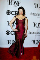 Idina Menzel photo #