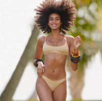 Imaan Hammam photo #