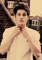 Iwan Rheon photo #