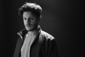 Iwan Rheon photo #