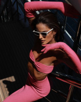 Izabel Goulart photo #