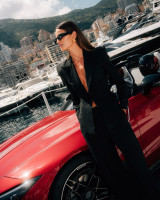Izabel Goulart photo #