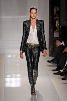 Izabel Goulart photo #