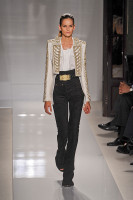 Izabel Goulart photo #