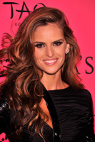 Izabel Goulart photo #