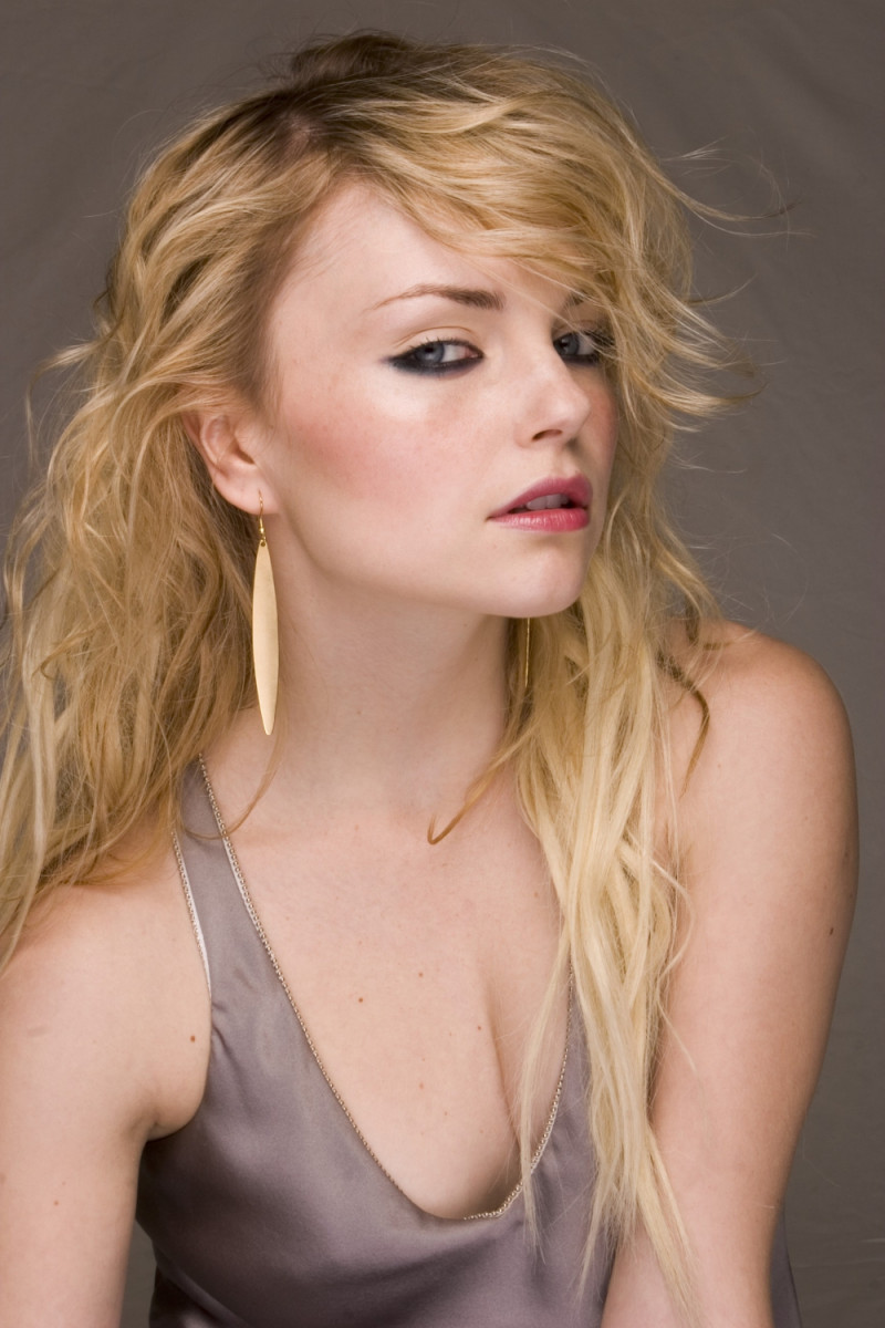 Izabella Miko: pic #241788