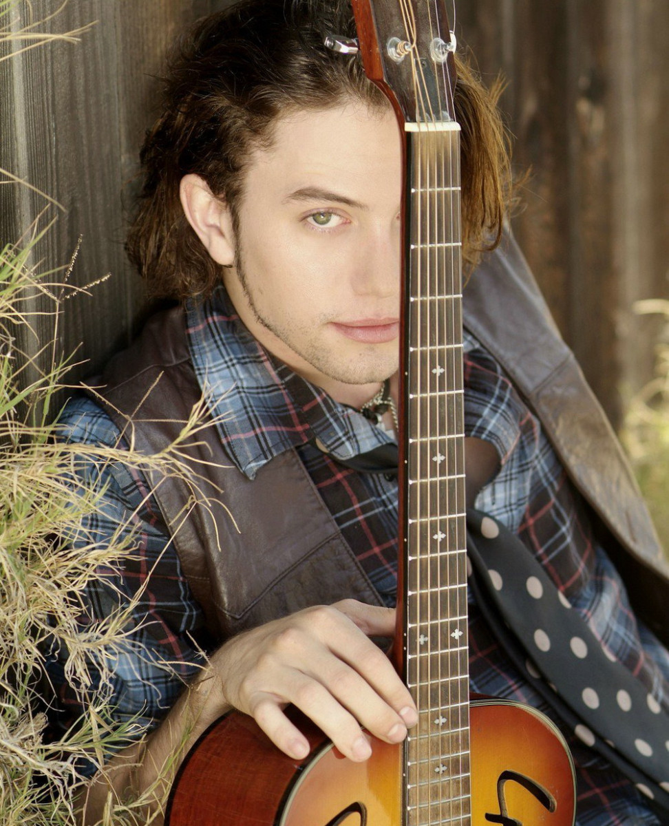Jackson Rathbone: pic #235795