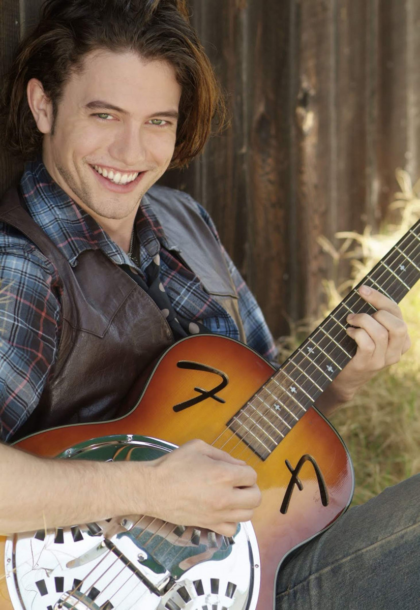 Jackson Rathbone: pic #270576