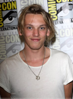 Jamie Campbell-Bower pic #331033