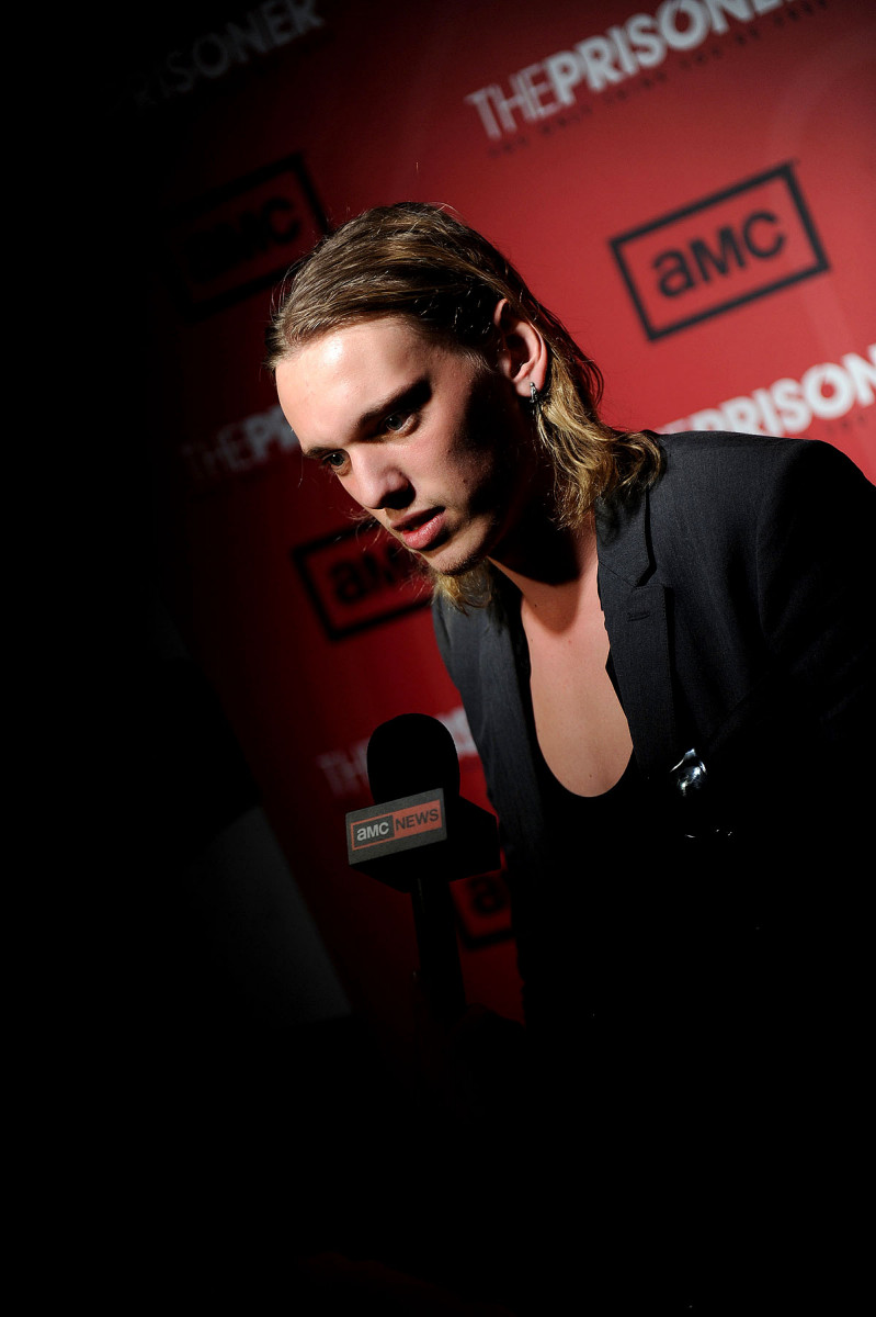 Jamie Campbell-Bower: pic #328617