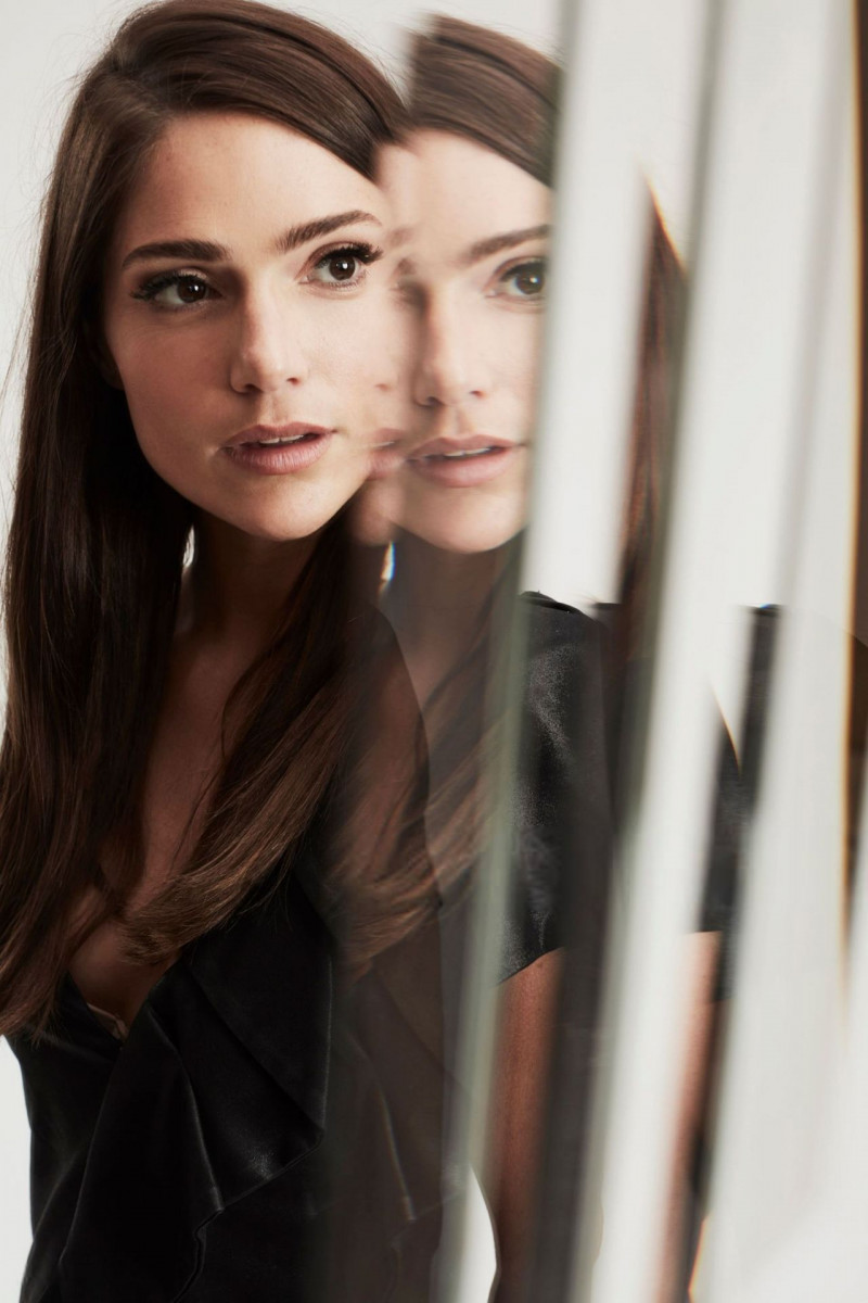 Janet Montgomery: pic #1041215