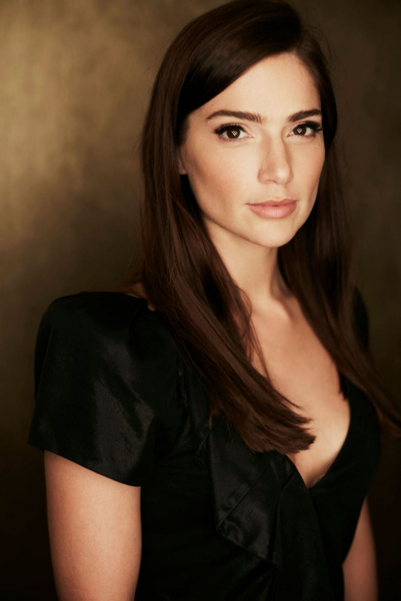 Janet Montgomery: pic #1041214