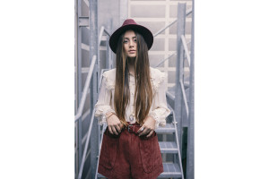 Jasmine Thompson photo #