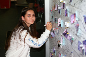 Jasmine Thompson photo #