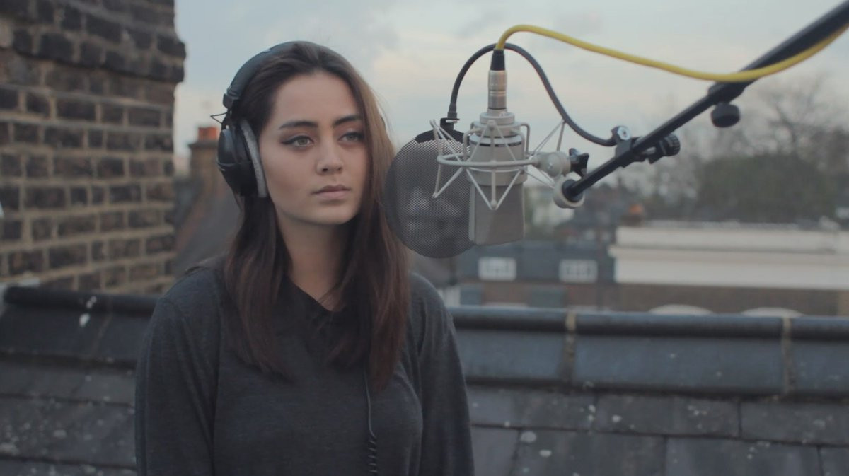 Jasmine Thompson: pic #1057584