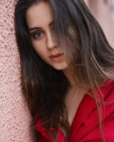 Jasmine Thompson photo #