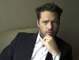 Jason Priestley photo #