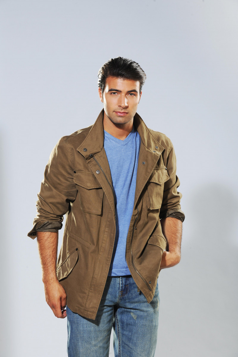 Jencarlos Canela: pic #552118