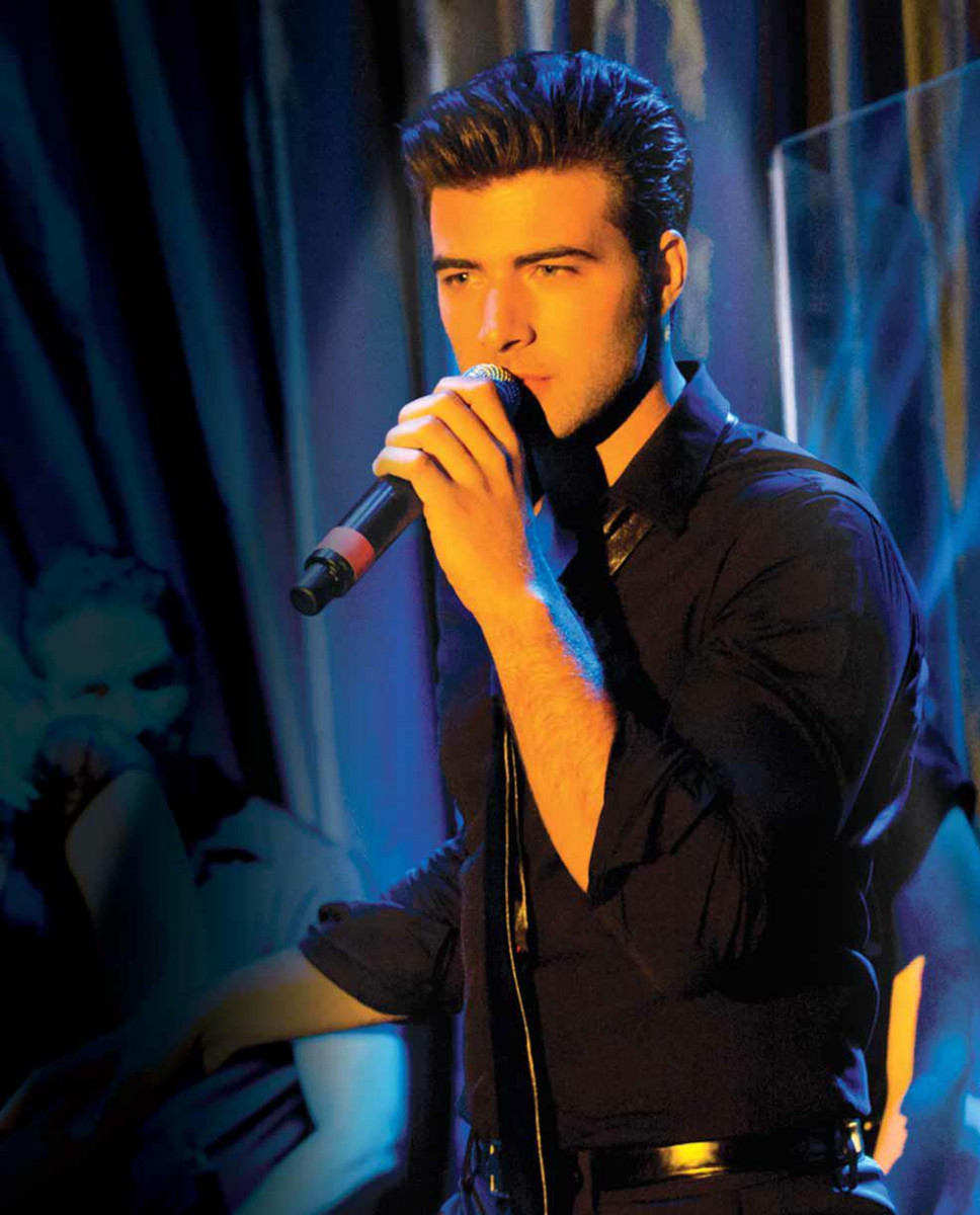 Jencarlos Canela: pic #510376