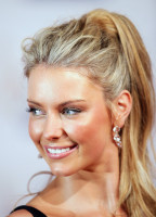 Jennifer Hawkins photo #