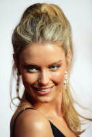 Jennifer Hawkins photo #