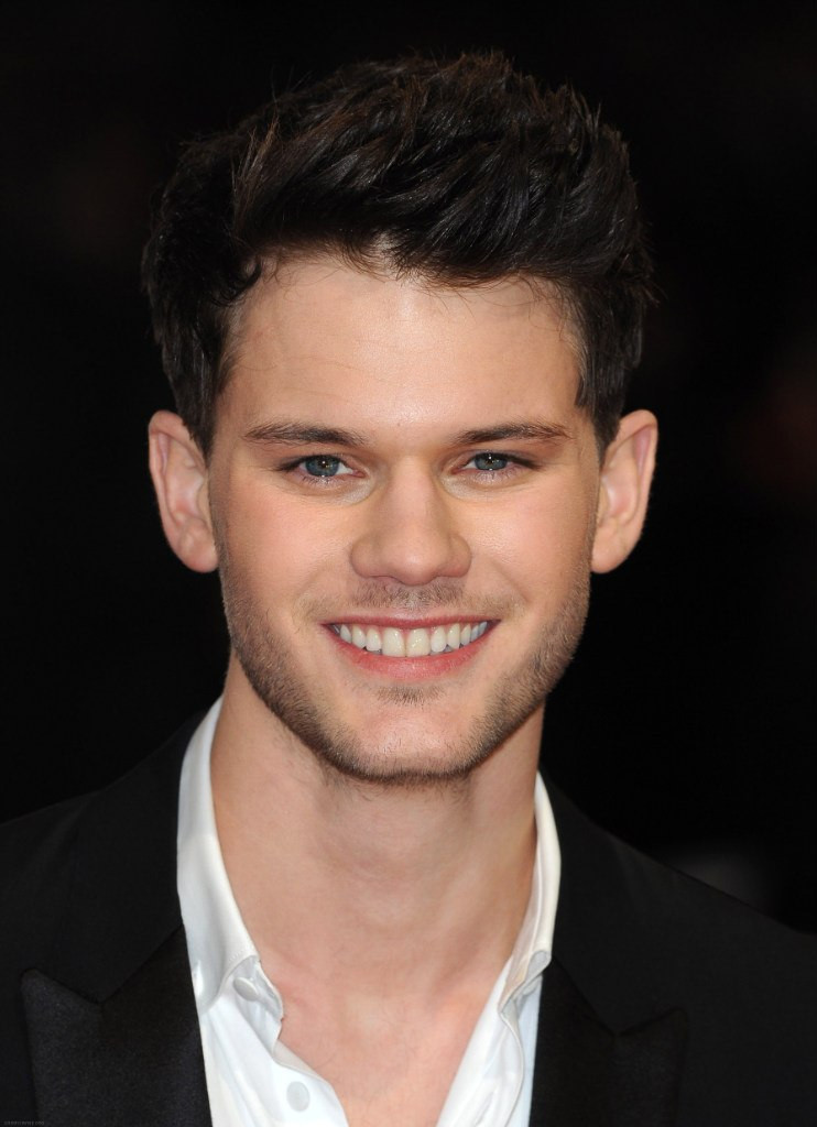 Jeremy Irvine: pic #717762